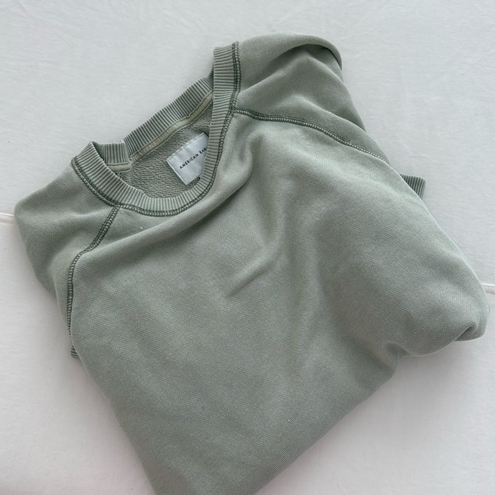 AMERICAN EAGLE SWEATSHIRT SIZE MEDIUM